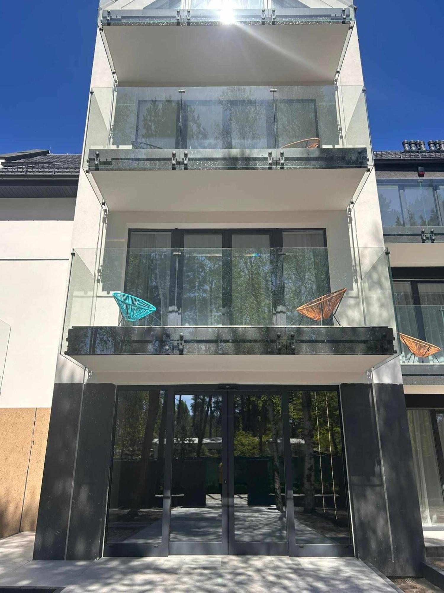 Resort Eden - Domki, Pokoje, Apartamenty Jastrzębia Góra Esterno foto